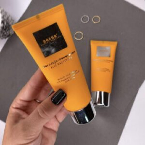 Pedibaehr Крем для рук з маслом маракуї та сечовиною 75 мл